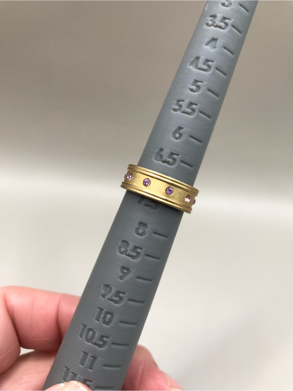 Matte Gold-Tone Ring with Lilac Crystal Accents - Picture 4 of 5